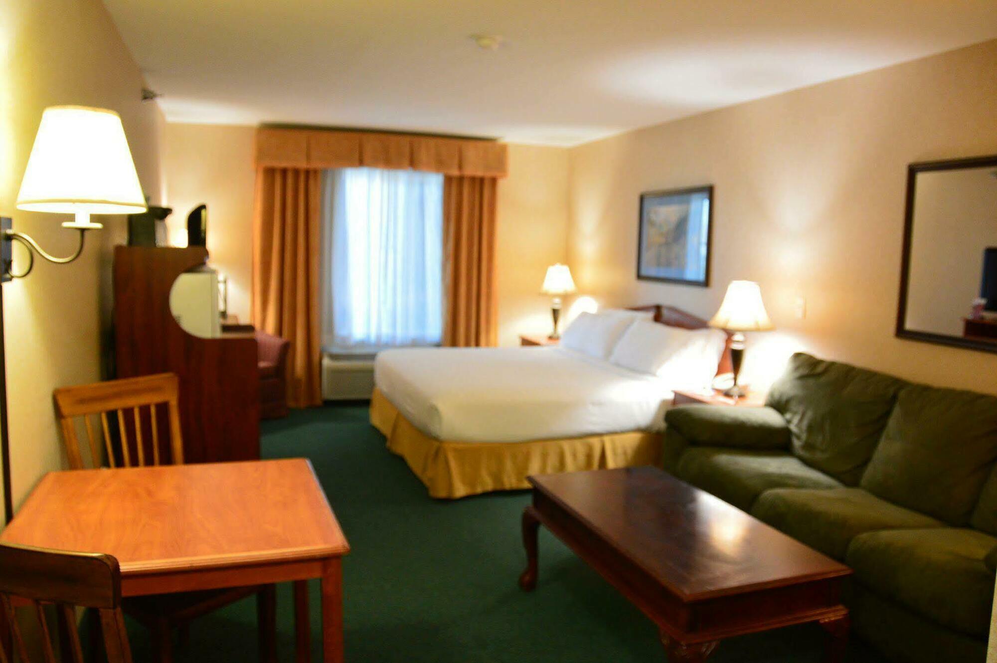 Holiday Inn Express & Suites - Dickinson By Ihg Exterior foto
